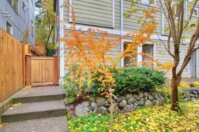 property at 3644 Courtland Pl S