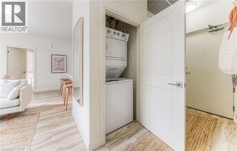 301 Westmount Rd W in Kitchener, ON - Building Photo - Building Photo