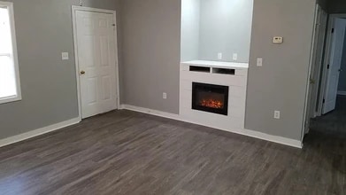 120 Joe Powell Ln in Jacksonville, NC - Foto de edificio - Building Photo