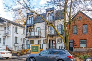 371 Howland Av Apartments