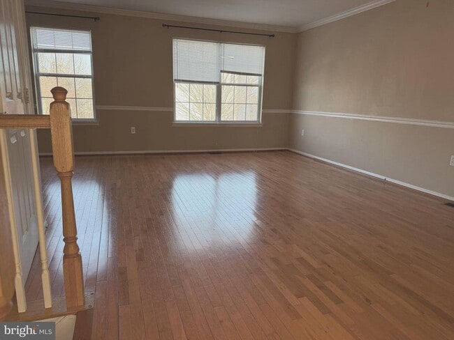 property at 20 Emandan Ln