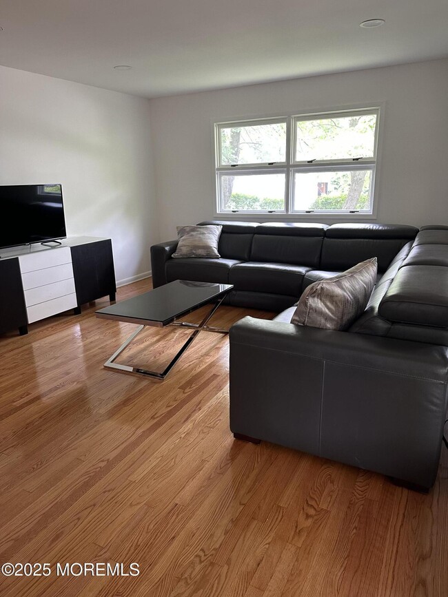 172 Larchwood Ave in Ocean Township, NJ - Building Photo - Building Photo