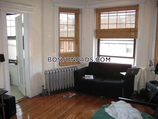 132 Hemenway St in Boston, MA - Building Photo
