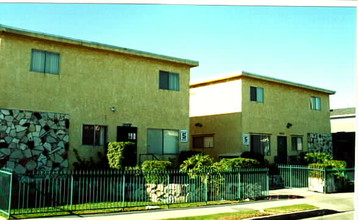 12537 Eucalyptus Ave in Hawthorne, CA - Building Photo - Building Photo