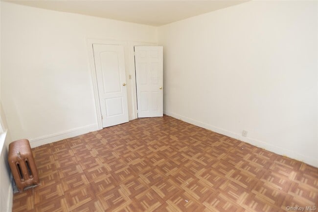 6 Greendale Ave in Mount Vernon, NY - Building Photo - Building Photo