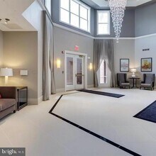 1625 International Dr, Unit 319 in McLean, VA - Foto de edificio - Building Photo