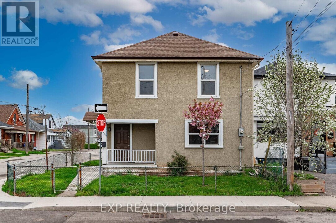 54-54 Frederick Ave in Hamilton, ON - Building Photo