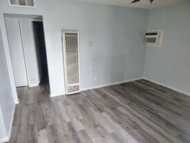 1405 Yosemite Dr in Bakersfield, CA - Building Photo