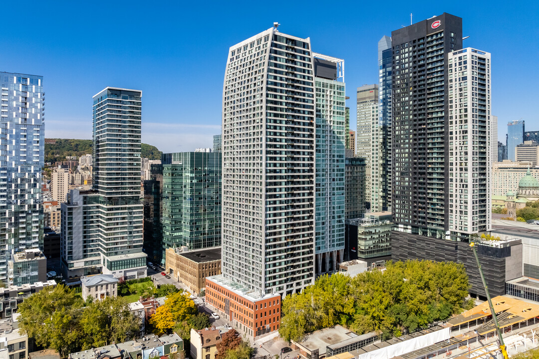 Le George Apartments in Montréal, QC - Building Photo