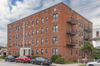 219-46 93rd Ave in Queens Village, NY - Building Photo - Building Photo