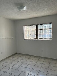 961 W 44th St in Hialeah, FL - Building Photo - Building Photo