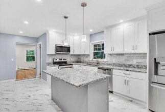 821 Boston Post Rd in Sudbury, MA - Building Photo - Building Photo