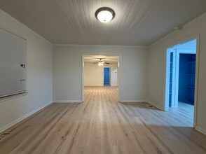 4104 Old Austell Rd in Powder Springs, GA - Foto de edificio - Building Photo