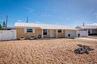 3 Edmond Ct in New Smyrna Beach, FL - Building Photo - Building Photo