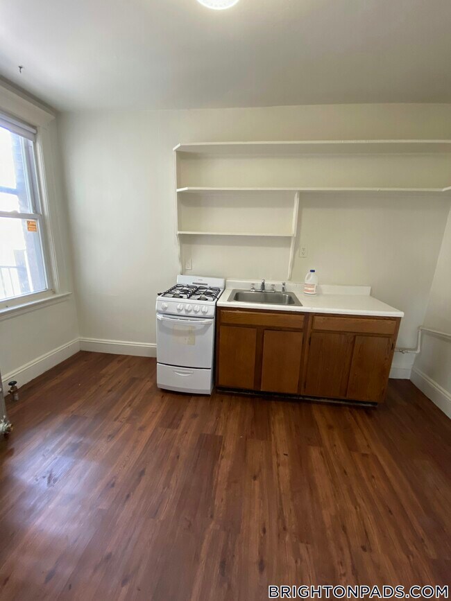 1634 Commonwealth Ave in Boston, MA - Building Photo - Building Photo