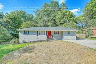 6030 Brookdale Ln SW in Mableton, GA - Building Photo