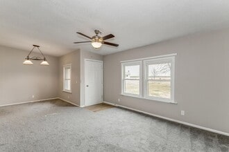 1113 W Hoover Rd in Kingman, KS - Building Photo - Building Photo