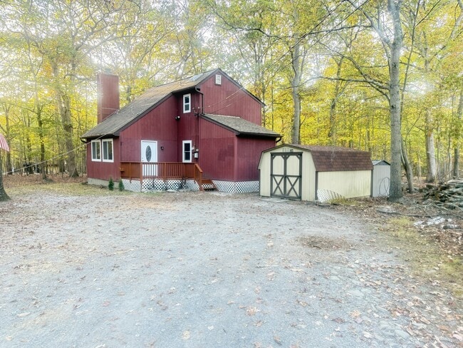 235 Scenic Dr in East Stroudsburg, PA - Building Photo - Building Photo
