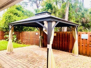 9553 Seaspray Dr in Fort Pierce, FL - Building Photo - Building Photo