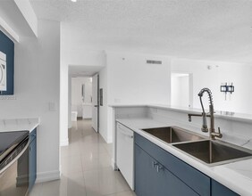1900 Van Buren St in Hollywood, FL - Building Photo - Building Photo
