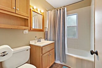 3964 Grandview Ave in Gurnee, IL - Building Photo - Building Photo