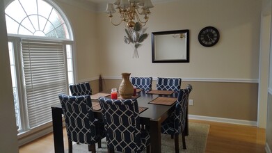 26 Lake Forest Dr in Newnan, GA - Building Photo - Building Photo