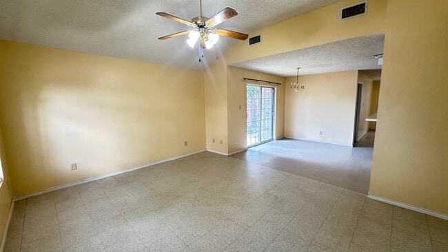 1028 Merrimack Loop in Laredo, TX - Building Photo - Building Photo