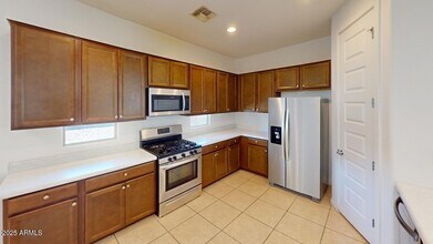 3809 S 64th Ln in Phoenix, AZ - Building Photo - Building Photo