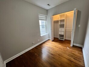 1122 W Wellington Ave in Chicago, IL - Building Photo - Building Photo