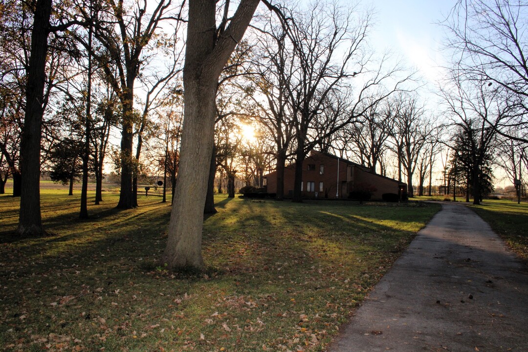 24530 S Rowell Rd in Elwood, IL - Building Photo