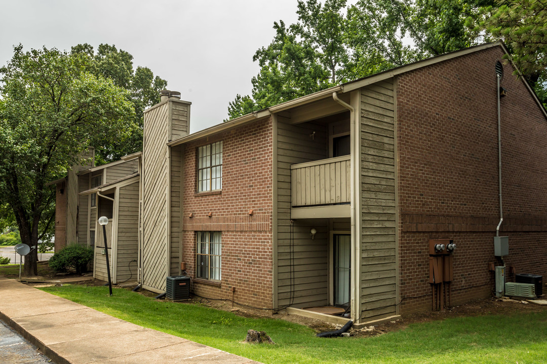 Stonegate Apartments in Memphis, TN - Building Photo