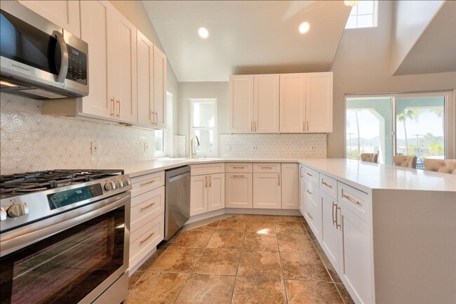 property at 880 La Terraza Blvd