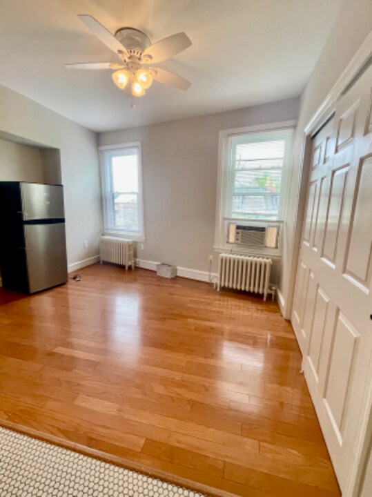 7130 Germantown Ave in Philadelphia, PA - Building Photo