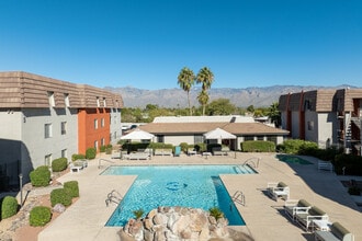 Toscana Cove Apartments in Tucson, AZ - Building Photo - Building Photo