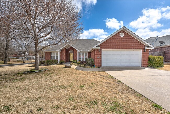 property at 701 SW Maidstone Ave