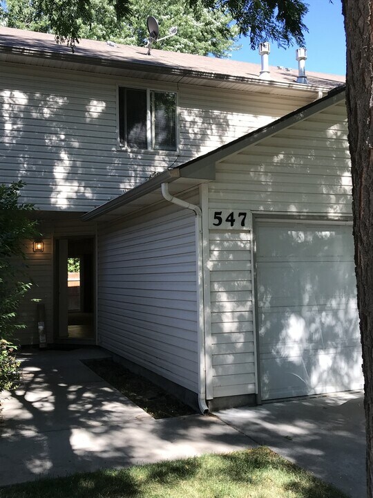 547 W Idaho Ave in Meridian, ID - Building Photo