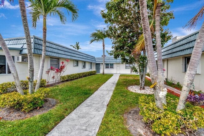 76 Waterford D in Delray Beach, FL - Building Photo - Building Photo