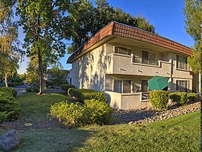 Cedar Park Apartments Chico CA in Chico, CA - Building Photo - Building Photo