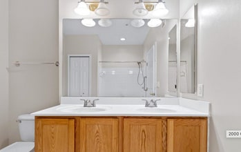 2000 Connor Ct in Bowie, MD - Foto de edificio - Building Photo