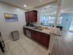 1282 Beach Blvd in Biloxi, MS - Foto de edificio - Building Photo