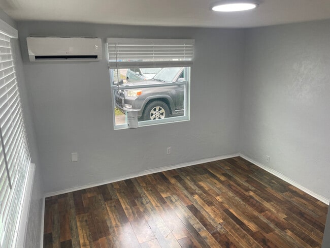 917 56th Ave N in St. Petersburg, FL - Building Photo - Building Photo