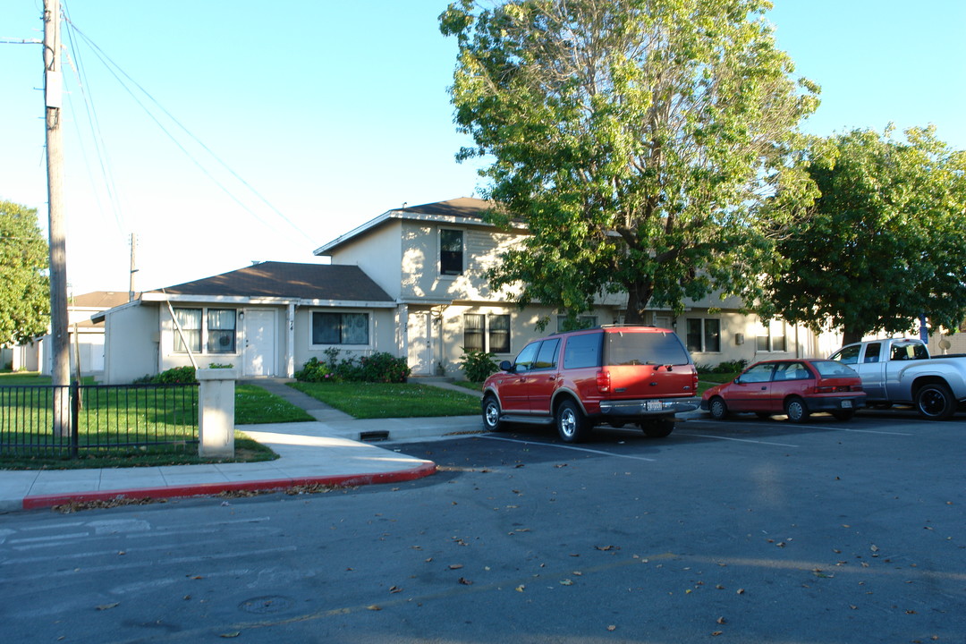 131 E Rossi St in Salinas, CA - Building Photo