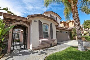 28931 Canyon Oak Dr in Santa Clarita, CA - Building Photo
