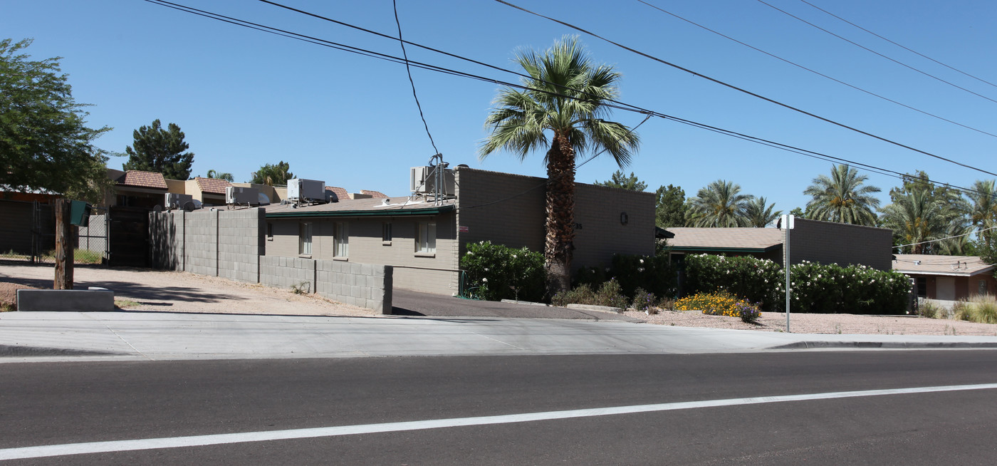 5131-5135 E Oak St in Phoenix, AZ - Building Photo