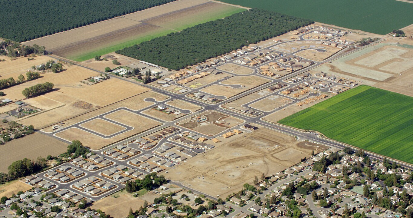 Copperleaf at Homestead in Dixon, CA - Foto de edificio