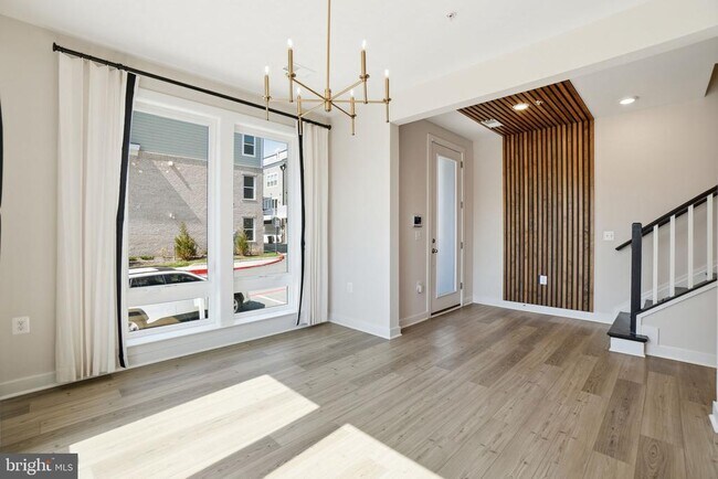 3599 Aster St in Fairfax, VA - Foto de edificio - Building Photo