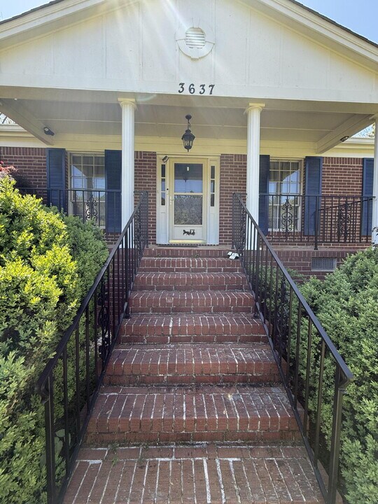 3637 W Panola Rd in Ellenwood, GA - Building Photo