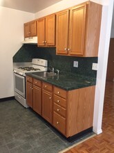 77 Orange Rd in Montclair, NJ - Building Photo - Building Photo