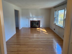 21 High St in Newton, MA - Building Photo - Building Photo