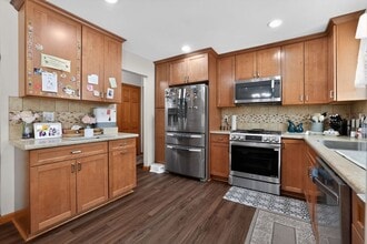 595 Mercury Cir in Shoreview, MN - Building Photo - Building Photo